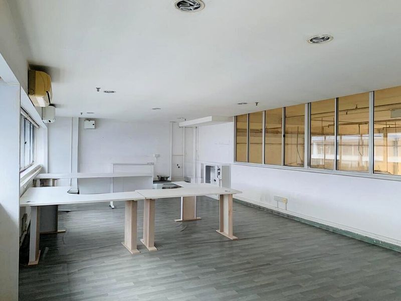 Light Industrial (B1) for Sale: North Link Building - Image 1