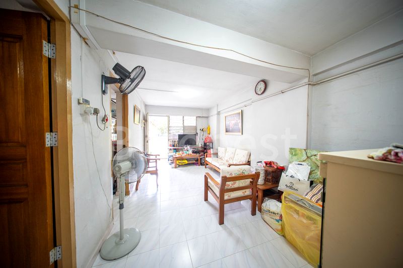 3 Room (3I) HDB for Sale in 98 Whampoa Drive - Image 2
