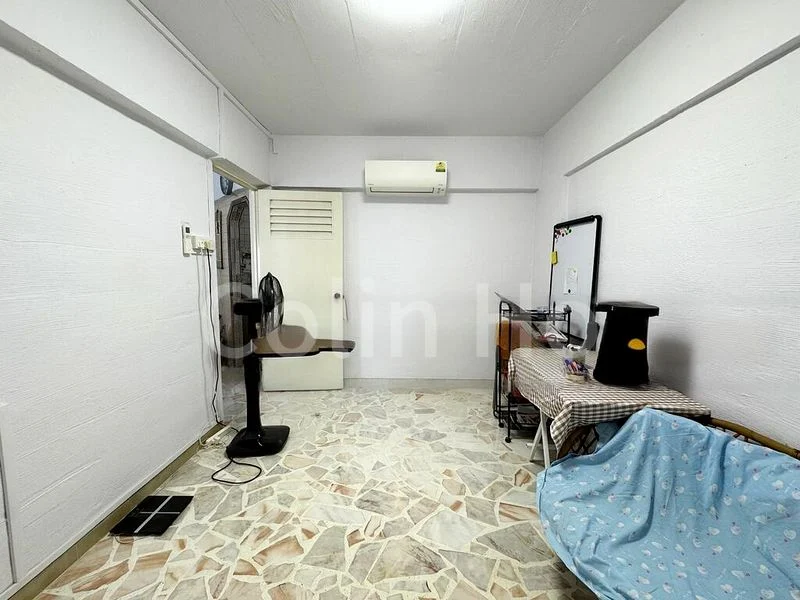 3 Room (3A) HDB for Sale in  428 Jurong West Avenue 1 - Image 4