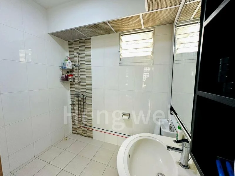 5 Room (5I) HDB for Rent in  406B Northshore Drive - Image 5