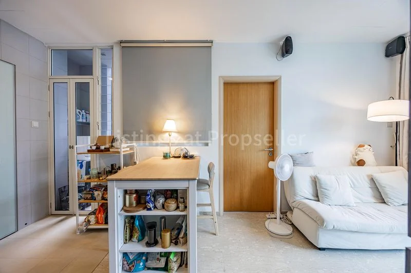 1 Bed Apartment (Condo) for Sale in Carlyx Residence - Image 4