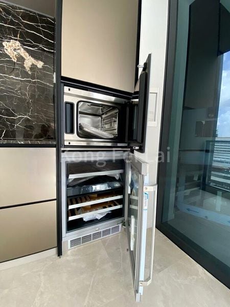 4 Bed Condo for Sale in  Amber 45 - Image 7