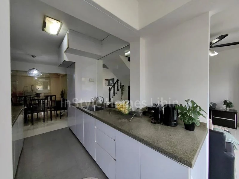 Maisonette HDB for Sale in  101 Pasir Ris Street 12 - Image 3