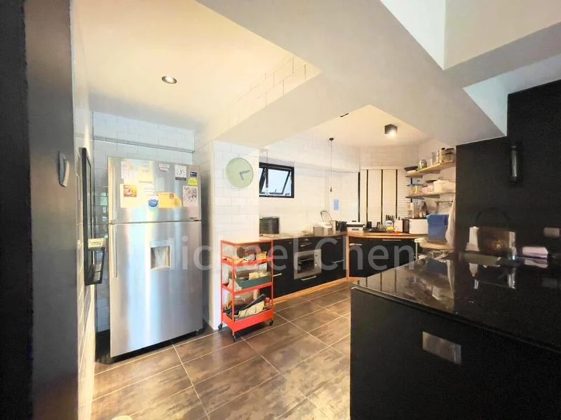 Executive HDB for Rent in 288B Bukit Batok Street 25 - Image 10