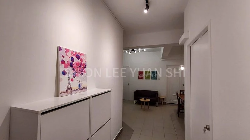 Room (Condo) for Rent in  Versailles - Image 4