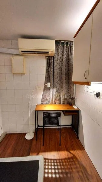 Room (Condo) for Rent in  Versailles - Image 2