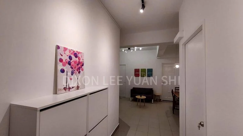 Room (Condo) for Rent in  Versailles - Image 3