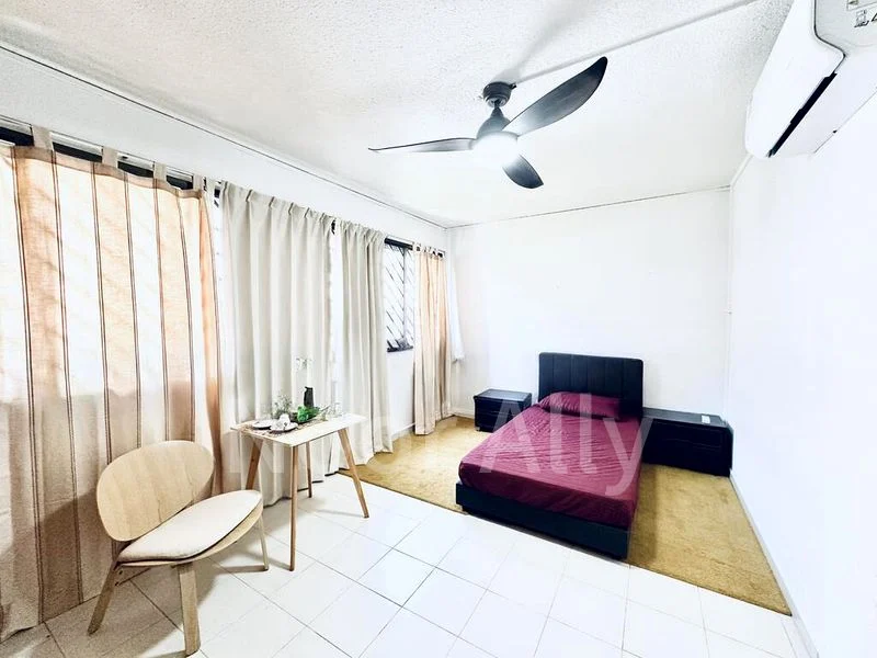 Common Room (HDB) for Rent in  142 Simei Street 2 - Image 1