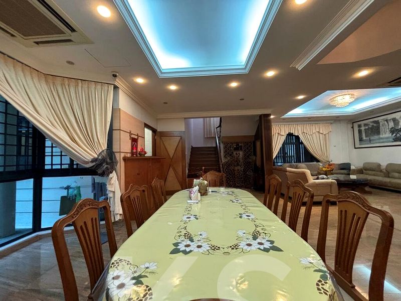 8 Bed Bungalow (Landed) for Sale in  Limau Grove - Image 5
