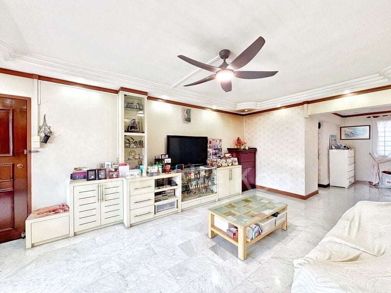 5 Room (5A) HDB for Sale in  903 Tampines Avenue 4 - Image 2