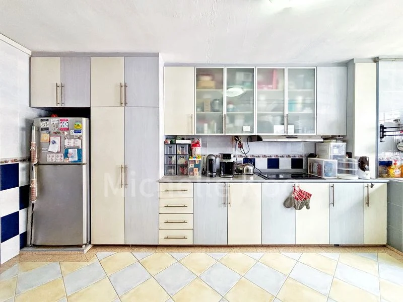 5 Room (5A) HDB for Sale in  903 Tampines Avenue 4 - Image 4