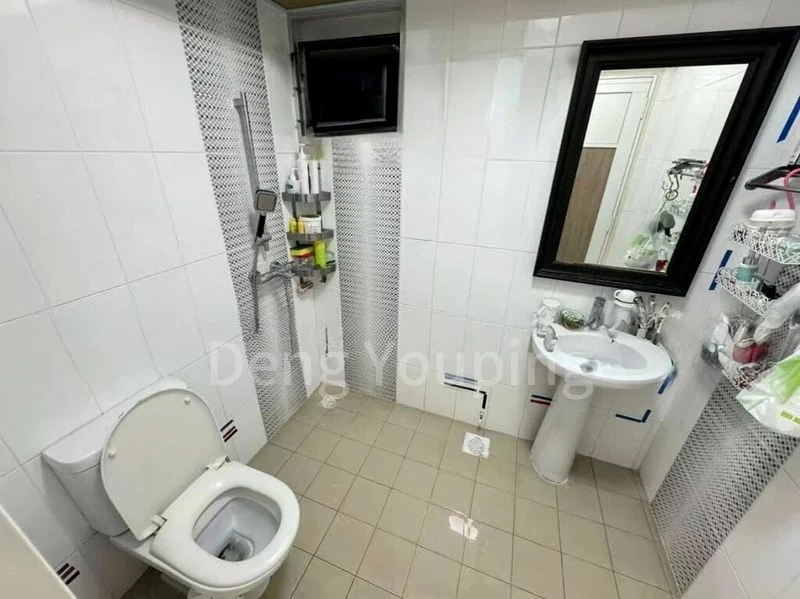 5 Room (5A) HDB for Sale in  164A Yung Kuang Road - Image 2