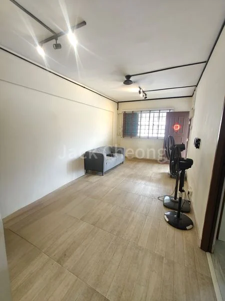 3 Room (3A) HDB for Sale in  930 Tampines Street 91 - Image 1
