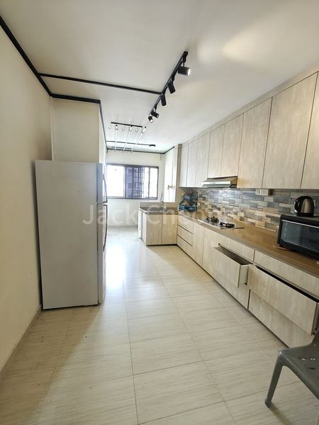 3 Room (3A) HDB for Sale in  930 Tampines Street 91 - Image 2