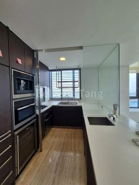 3 Bed Condo for Rent in  Altez - Image 7