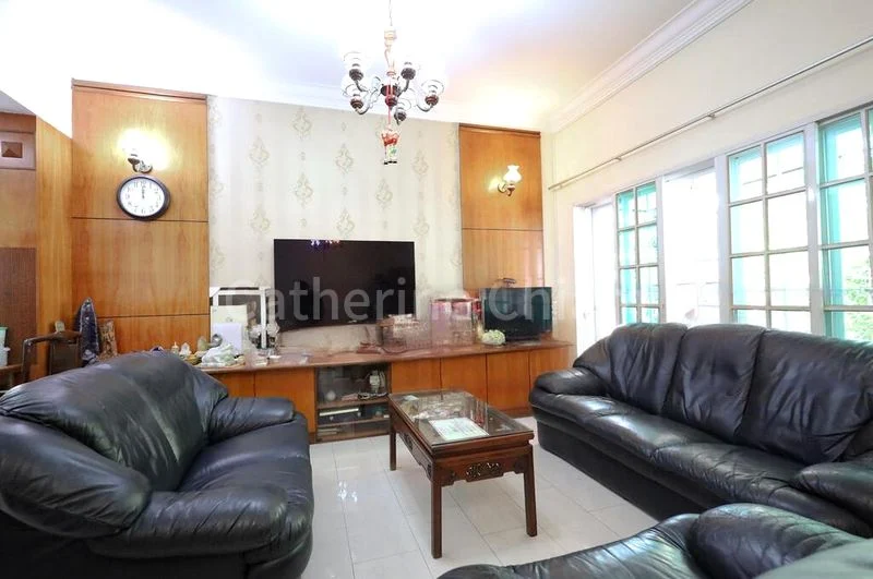 5 Bed Corner Terrace (Landed) for Sale in  Thrift Drive - Image 12