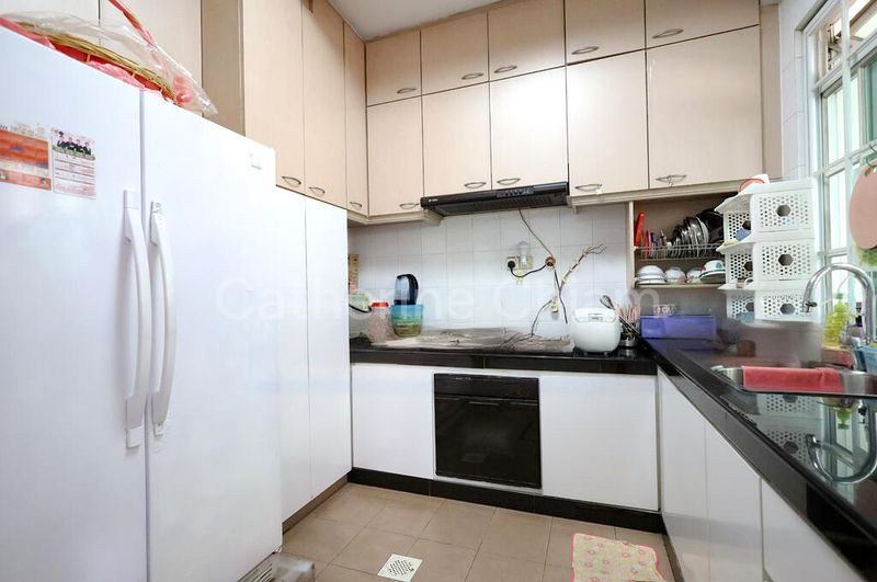 5 Bed Corner Terrace (Landed) for Sale in  Thrift Drive - Image 10