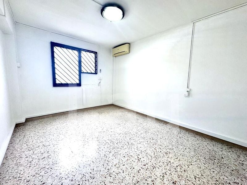 3 Room (3I) HDB for Rent in  116 Lorong 2 Toa Payoh - Image 4