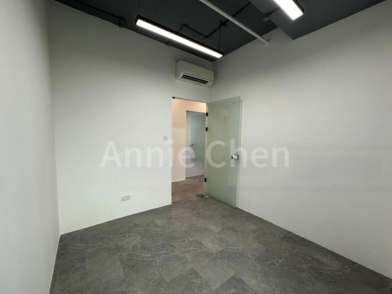 Light Industrial (B1) for Rent: Trivex - Image 4