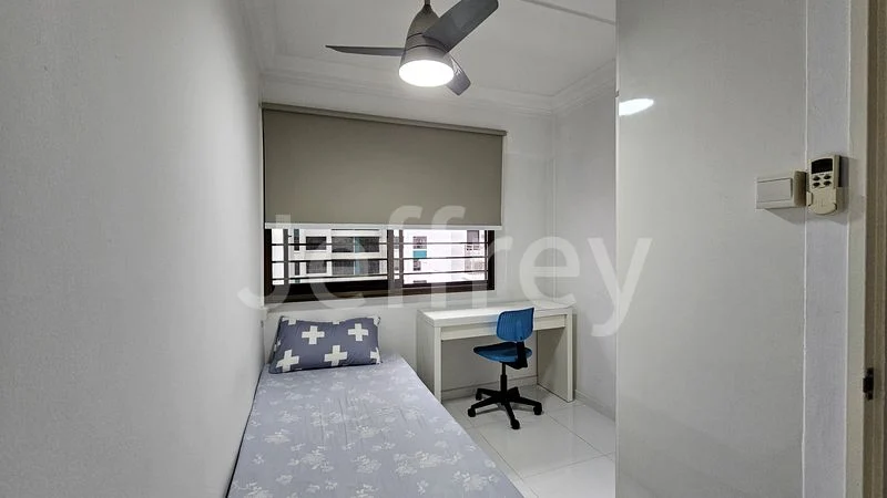 Common Room (HDB) for Rent in 17 Jalan Tenteram - Image 1