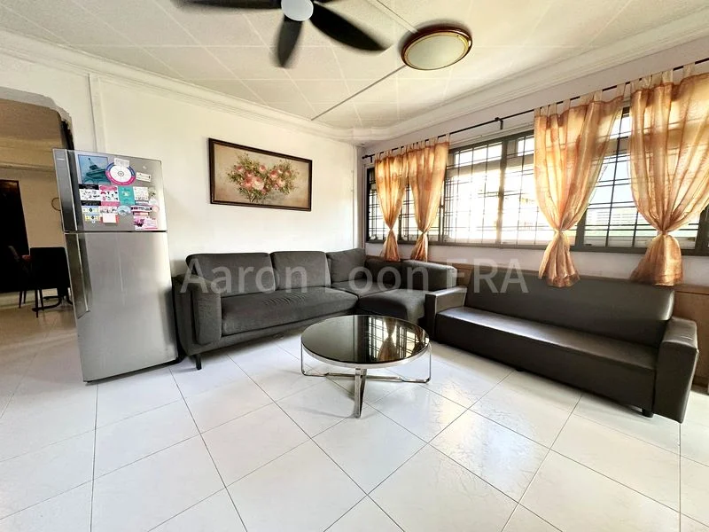 5 Room (5I) HDB for Sale in  318 Tampines Street 33 - Image 1