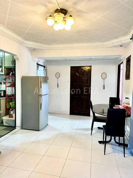 5 Room (5I) HDB for Sale in  318 Tampines Street 33 - Image 4