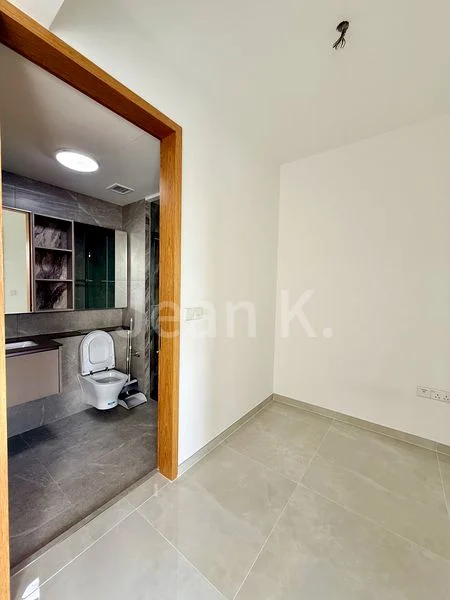 2 Bed Apartment (Condo) for Rent in  Penrose - Image 8