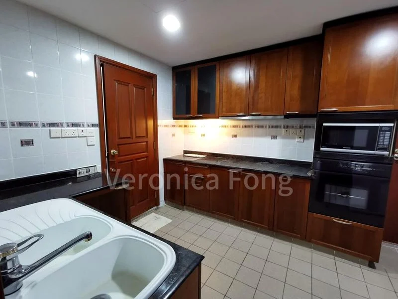 4 Bed Condo for Rent in  Aspen Heights - Image 2