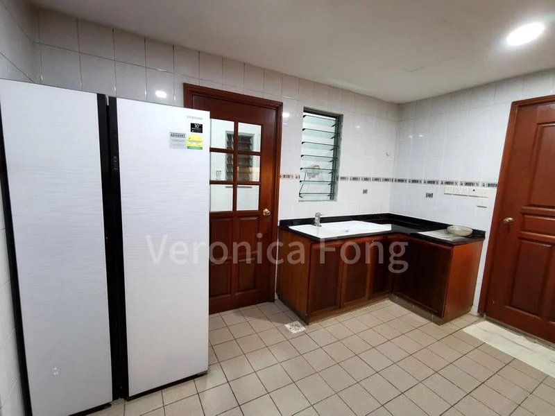 4 Bed Condo for Rent in  Aspen Heights - Image 5