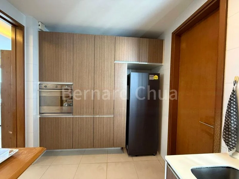 3 Bed Condo for Rent in  The Sea View - Image 4