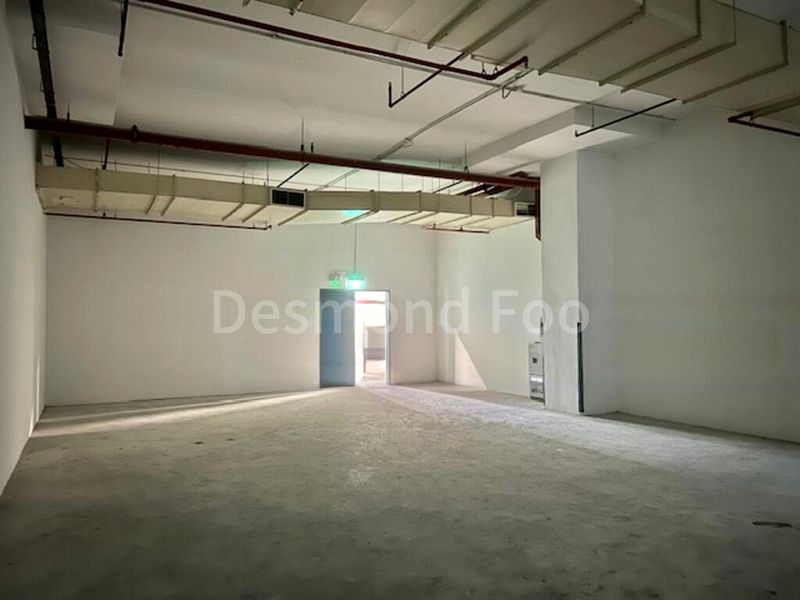 Light Industrial (B1) for Rent: Good specs (5m high, 4 cargo lifts) on Serangoon North - Image 2