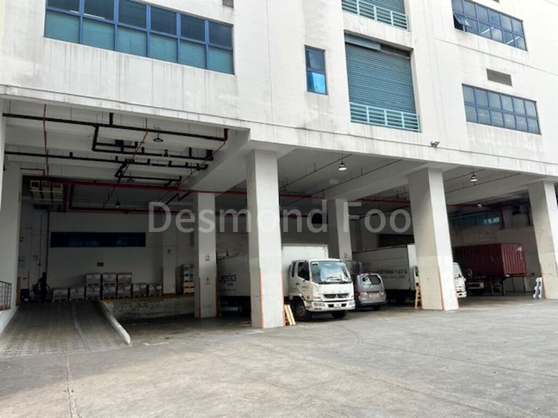 Light Industrial (B1) for Rent: Good specs (5m high, 4 cargo lifts) on Serangoon North - Image 1