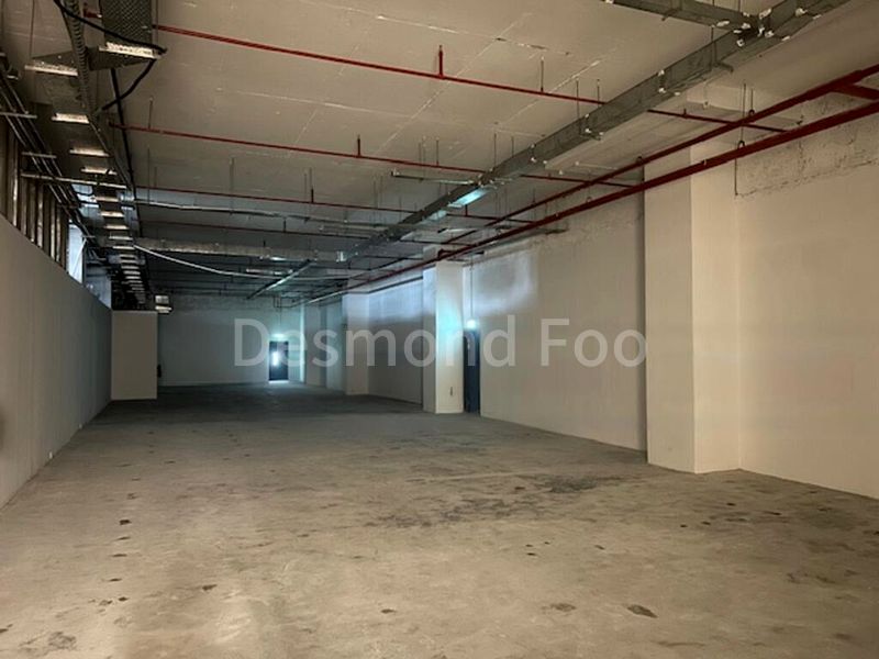 Light Industrial (B1) for Rent: Good specs (5m high, 4 cargo lifts) on Serangoon North - Image 3