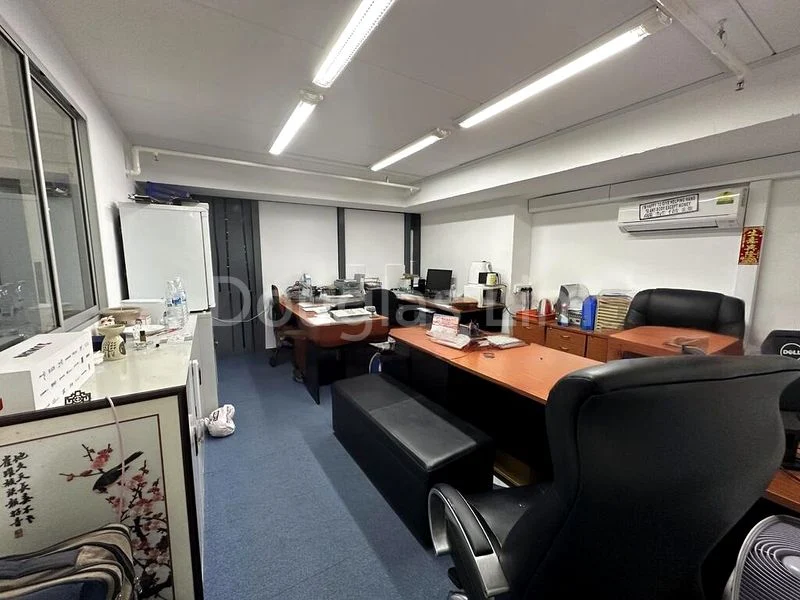 REVV: Factory / Workshop (B2) for Rent: 1,200 Sqft Industrial Shop, Unit #08-88, on Soon Lee Street, at Pioneer Circus. - Image 2