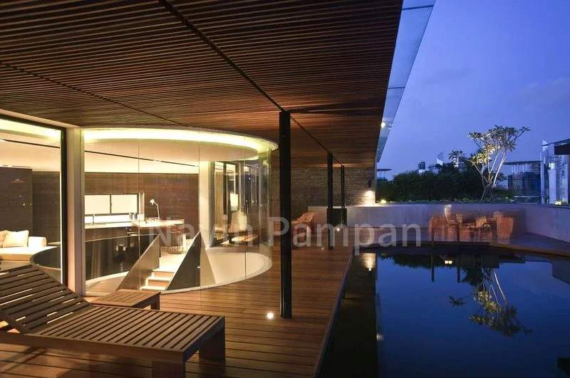 5 Bed Condo for Rent in Beverly Hill - Image 1