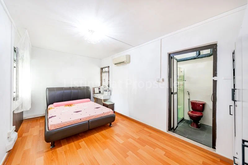 Executive HDB for Sale in 960 Hougang Avenue 9 - Image 5