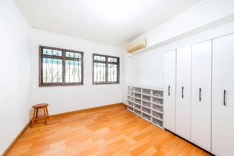 Executive HDB for Sale in 960 Hougang Avenue 9 - Image 9