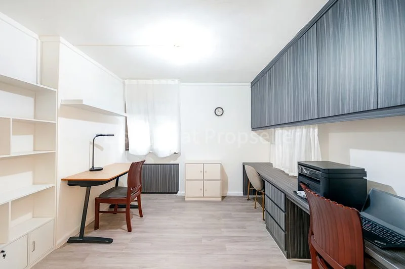 Executive HDB for Sale in 960 Hougang Avenue 9 - Image 8