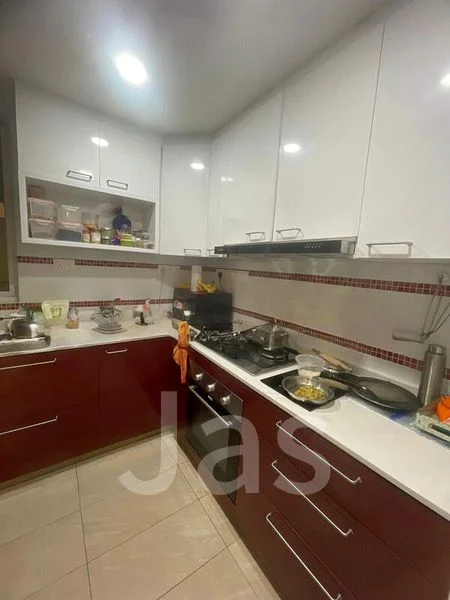 3 Bed Condo for Rent in  The Esparis - Image 7