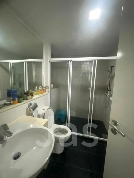3 Bed Condo for Rent in  The Esparis - Image 3