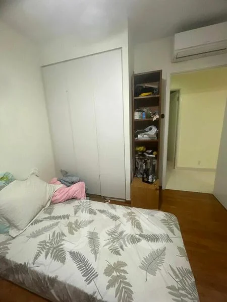 3 Bed Condo for Rent in  The Esparis - Image 5