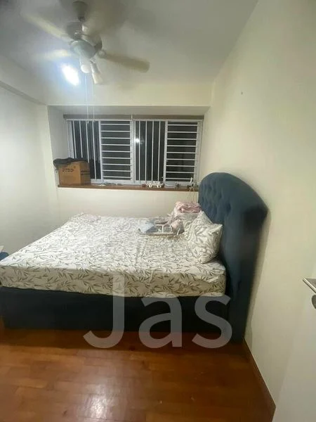 3 Bed Condo for Rent in  The Esparis - Image 6