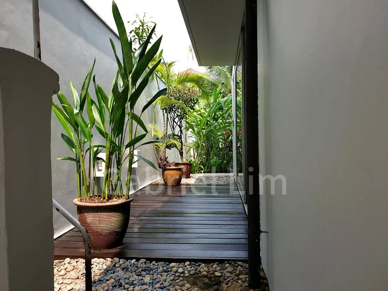 4+1 Bed Semi-Detached House (Landed) for Rent in  Watten Estate Road - Image 5