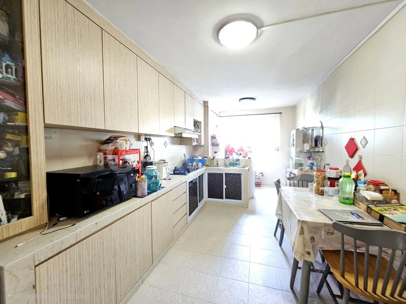 3 Room (3NG) HDB for Sale in  215 Yishun Street 21 - Image 2