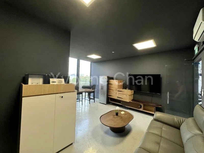 REVV: Factory / Workshop (B2) for Rent: 1,200 Sqft Industrial Shop, 24' Clear, on 8th Street, Phoenix - Image 3