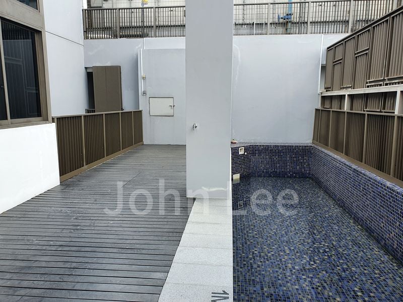 4 Bed Condo for Rent in 6 Derbyshire - Image 9