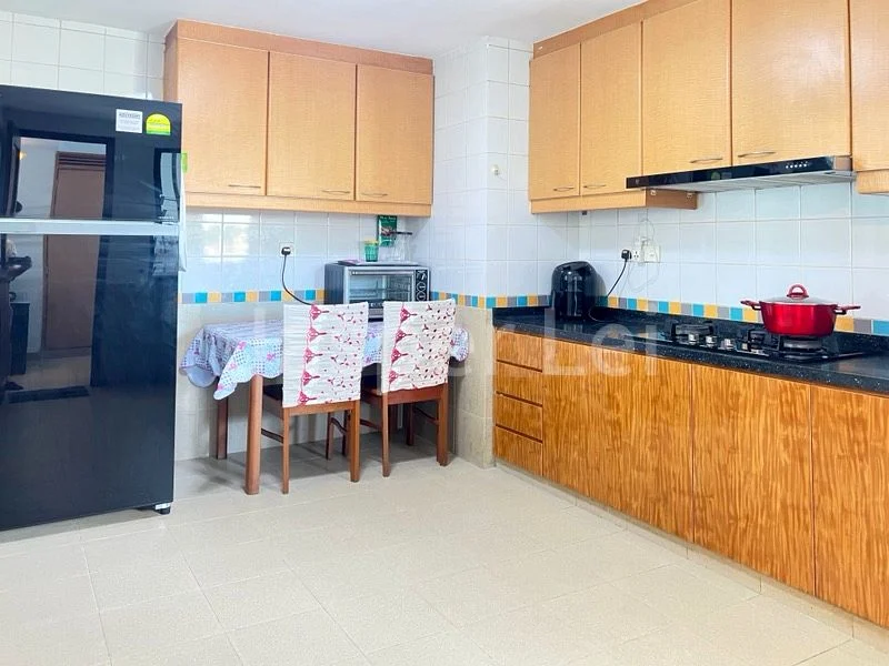 3 Bed Executive Condo for Sale in  Woodsvale - Image 7