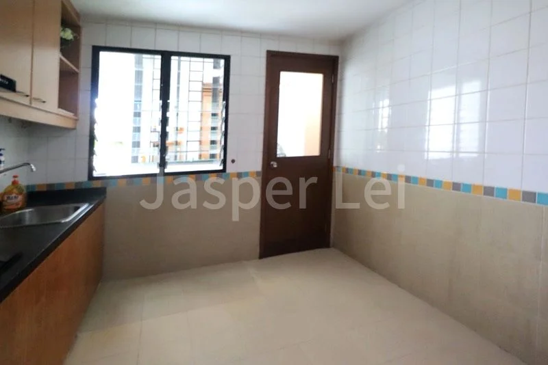 3 Bed Executive Condo for Sale in  Woodsvale - Image 13