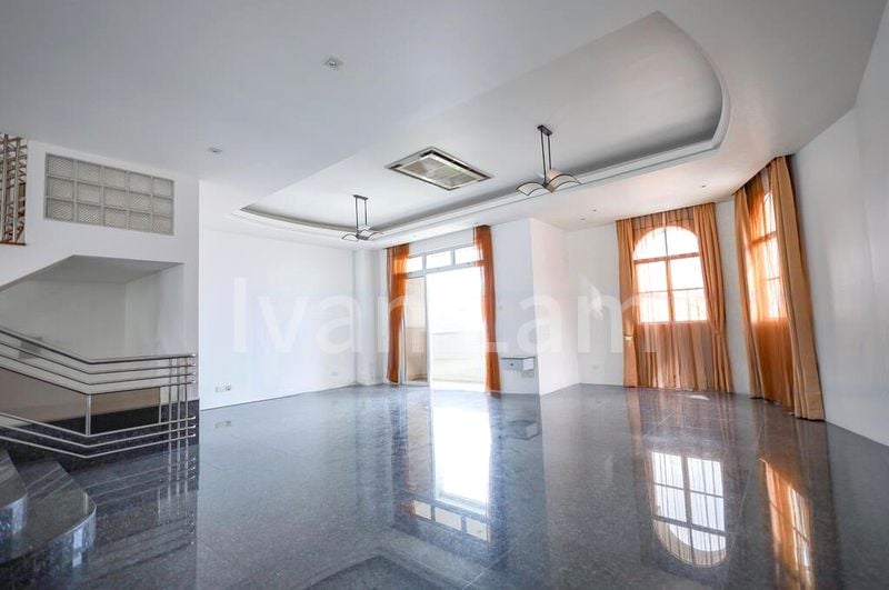 6 Bed Semi-Detached House (Landed) for Sale in Sennett Avenue - Image 1