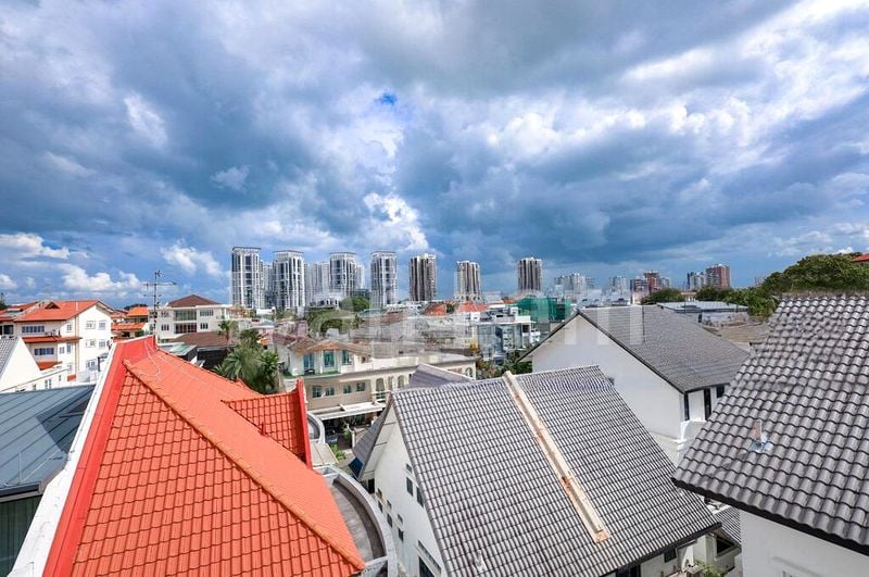 6 Bed Semi-Detached House (Landed) for Sale in Sennett Avenue - Image 2